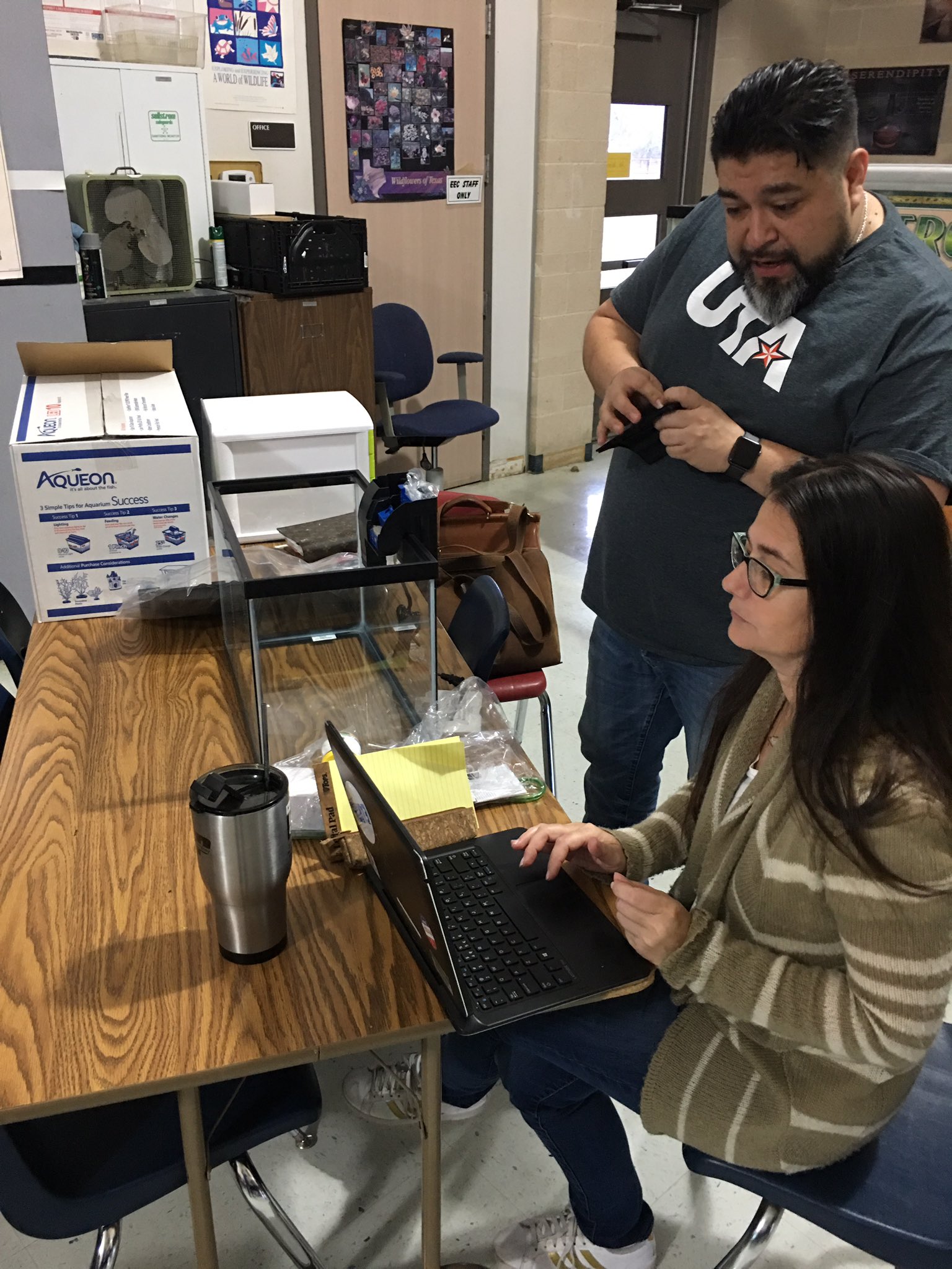 Grant Winner Brings Aquariums To Elementary Classrooms Dallas Isd Staff News